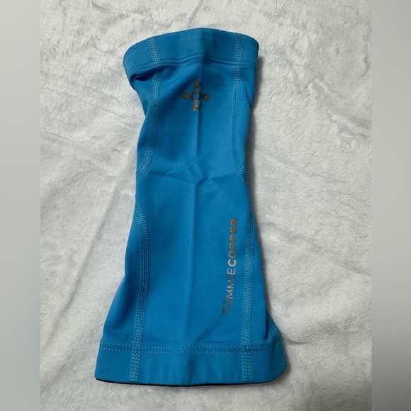 Tommie Copper Accessories - Tommie Copper Blue Performance Knee Sleeve Size S